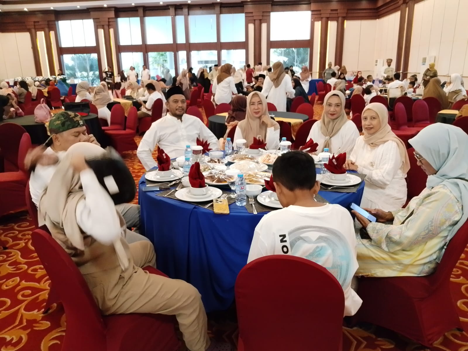 BUKBER KEL WUNDUDOPI, BERBAGI THR, WARGA SANGAT BAHAGIA